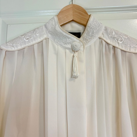 Vintage Robinson's Cream Polyester Blouse Wrap Collar Tassel Detail Women's Sz 8 - Picture 6 of 8